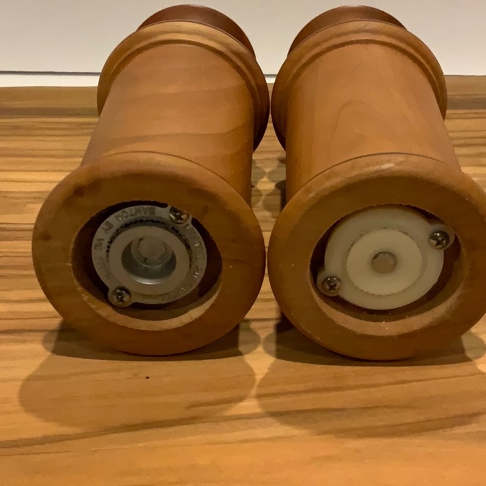 Salt & Pepper Griders - Picture 6 of 16